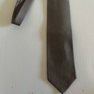 Giorgio Armani 100% silk tie made in Italy in excellent condition